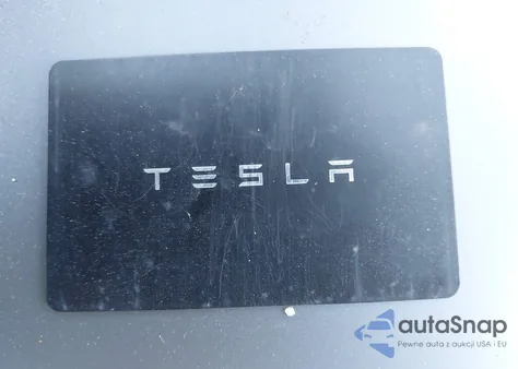 2022 Tesla Model Y Performance Dual Motor All-Wheel Drive z USA, uszkodzony, nr VIN 7SAYGDEF4NF399946